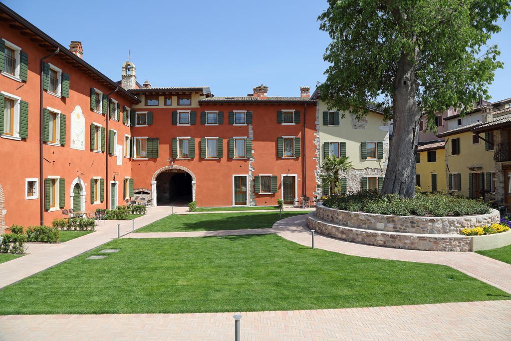 Borgo Mondragon