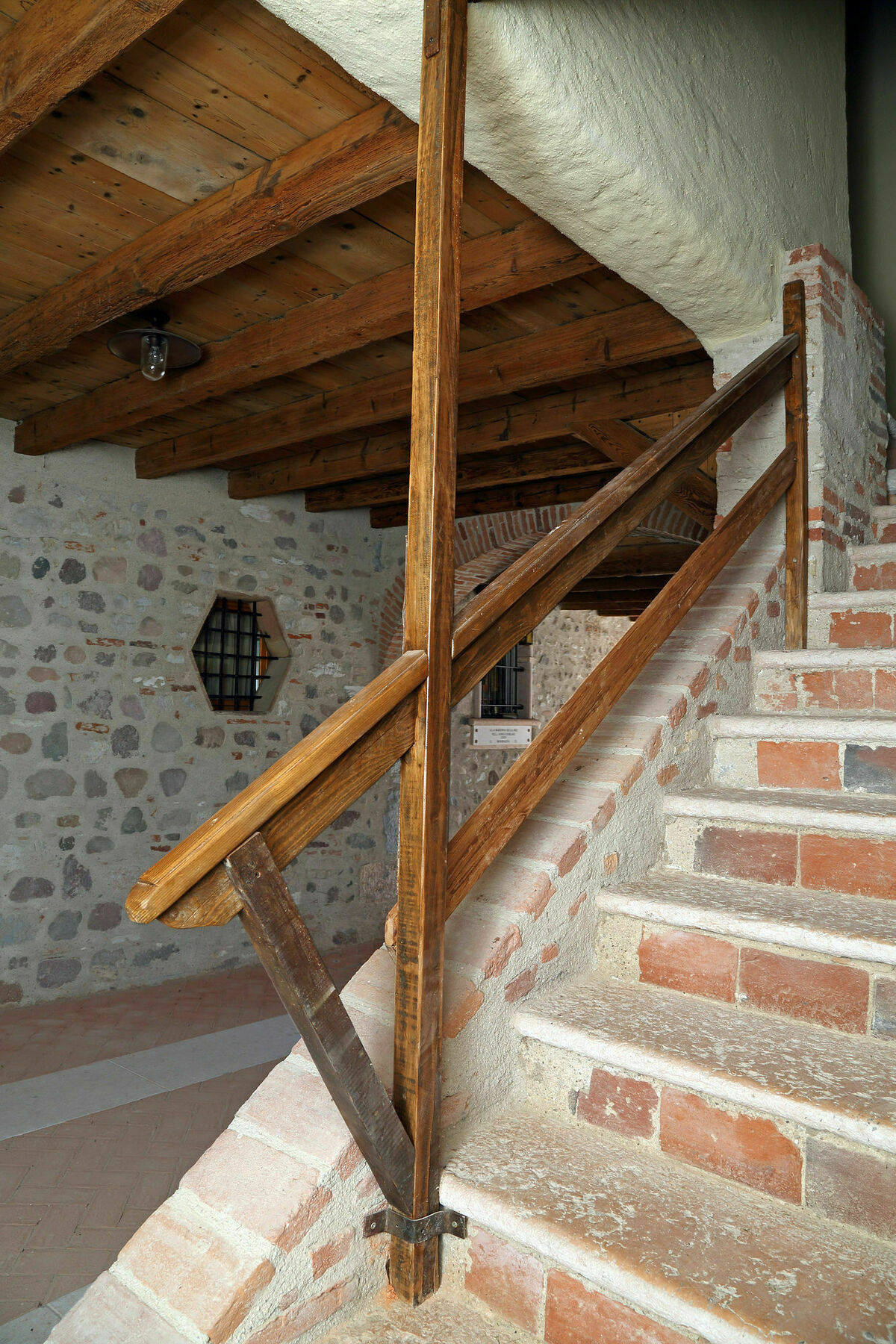 Borgo Mondragon